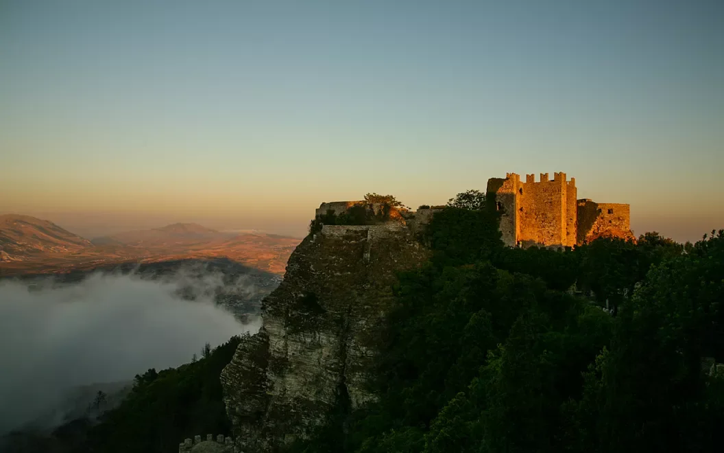 Paesaggio siciliano illuminato dalla luce del tardo pomeriggio, foto dimostrativa